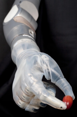 protesi per arti superiori comandata da impulsi neurali