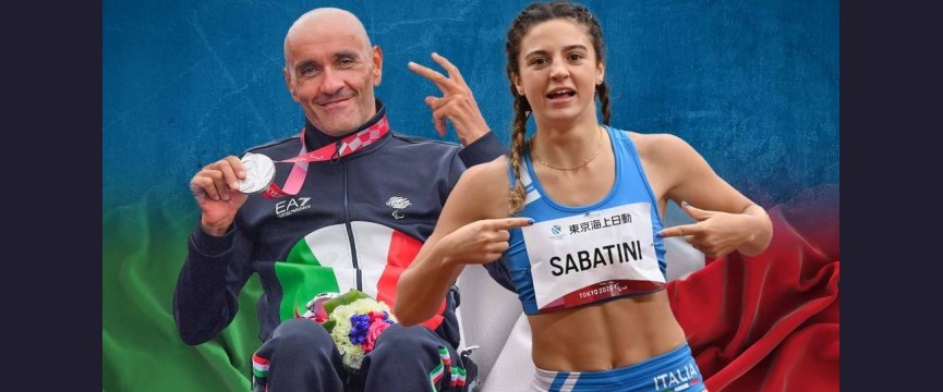 Luca Mazzone e Ambra Sabatini, sullo sfondo i colori della bandiera italiana