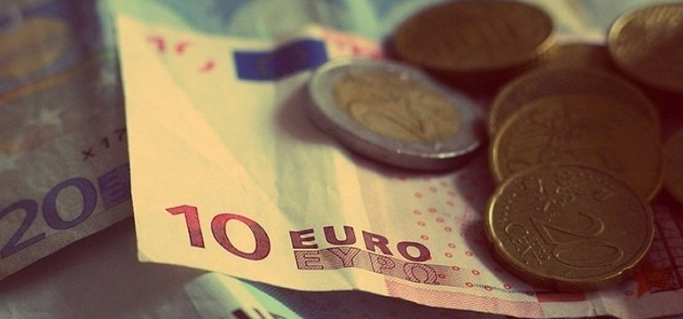 banconota e monete di euro