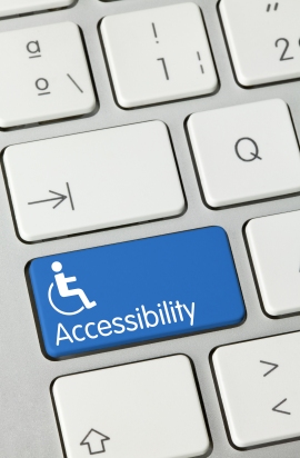 tastiera del computer con il tasto "accessibility"