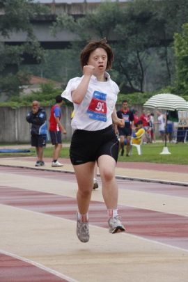 sport disabili: ragazza down corre 