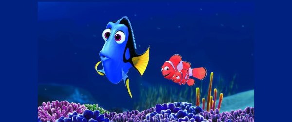 frame di Alla ricerca di Dory, con i protagonisti Dory e Nemo