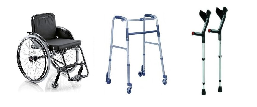 tre ausili per disabili: carrozzina, deambulatore e stampelle