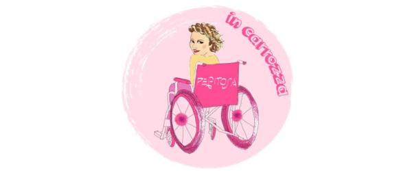 logo di Pepitosa in carrozza, con ragazza in carrozzina su sfondo rosa
