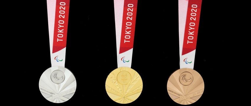 tre medaglie di tokyo 2020: oro, argento  e bronzo