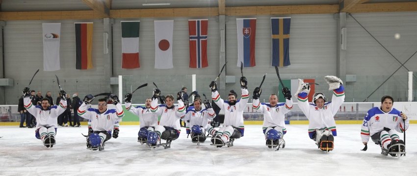 La squadra italiana di para ice hockey. foto di  Joachim Sielski/DBS