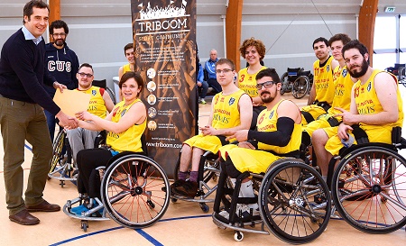 squadra di basket in carrozzina riceve le donazioni del crowdfunding 