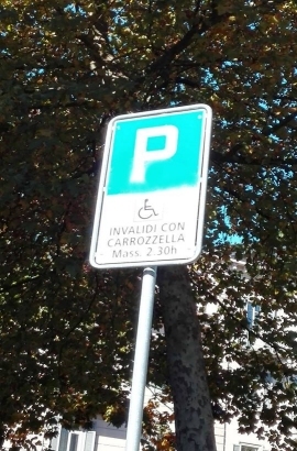 Cartello parcheggio invalidi in carrozzina