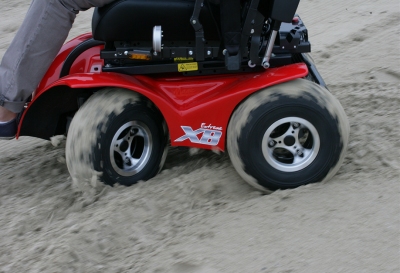carrozzina disabili sabbia