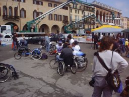 Disabili-com: Atleti disabili in Prato della Valle a Padova