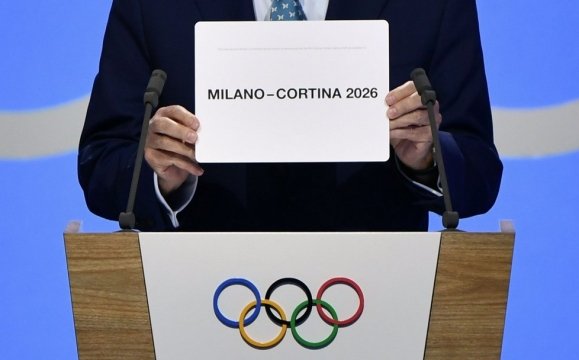 cartello della nomina di milano cortina alle olimpiadi 2026