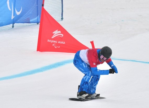 Mirko Moro durante la disecsa in snowboard. foto Luca Pagliaricci CIP