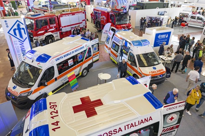 ambulanze e altri mezzi di soccorso al salone reas 2022