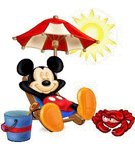 disegno di Mickey Mouse sotto l'ombrellone in spiaggia 
