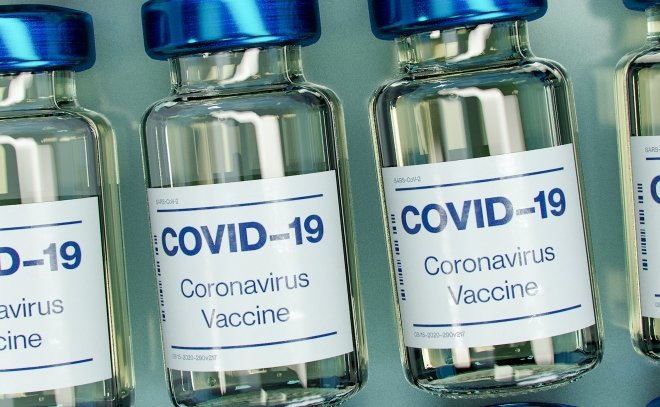 fiale di vaccino anti covid 